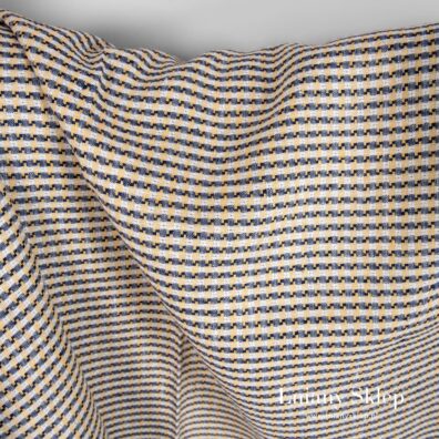 Len w paski z małych kwadracików.