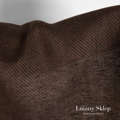 Len na odzież i tekstylia domowe.