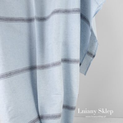 Niebieska w granatowe paski tkanina.