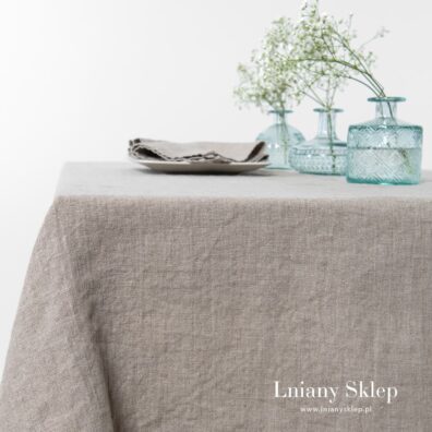 Obeus z pranej tkaniny lnianej.