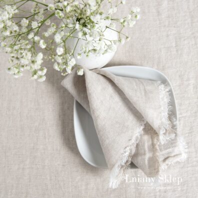 szara lniana serwetka.