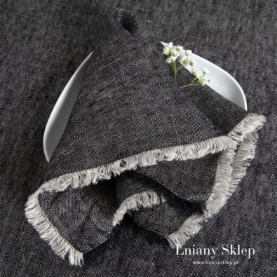 MANTIS czarna serwetka z pranego lnu.