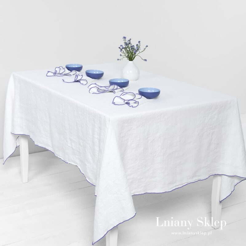 ARVO biały obrus fioletowy brzeg.