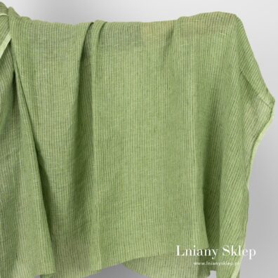 Zielony przeźroczysty prany len w krateczkę.