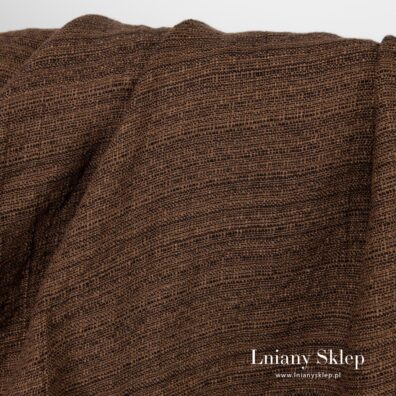 Brązowa prana tkanina lniana.