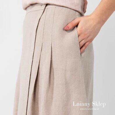 Spódnica trapez z kieszeniami.