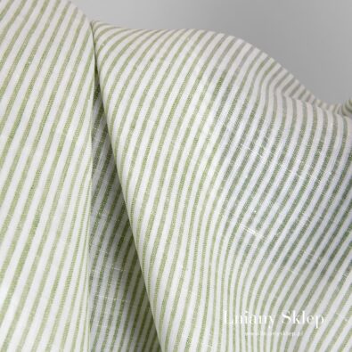 Zielona lniana tkanina w przeźroczyste paski.