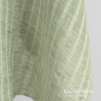 Zielony len na firanki, odzież, szaliczki.