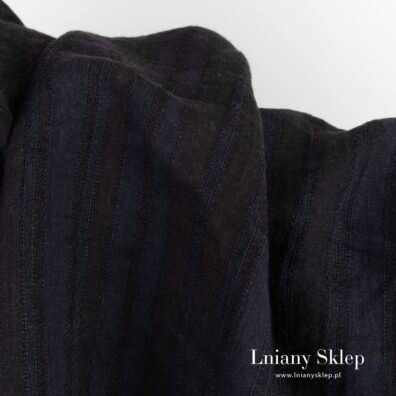 czarne i granatowe pionowe paski.