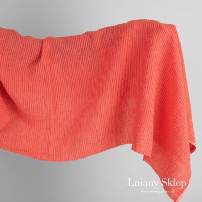 Różowa w paski tkanina lniana prana.