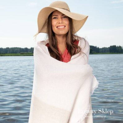 Mięciutki ręcznik plażowy.