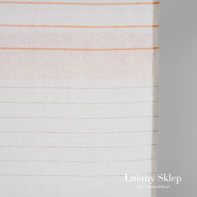 Białe to wytkane w poziome paski.