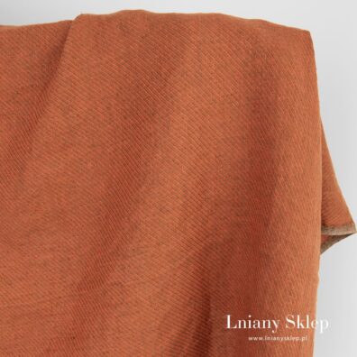 Pomarańczowa prana tkanina lniana.