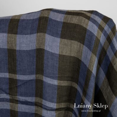 Prany len w ciemną kratkę.