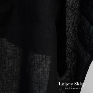 Czarny prześwitujący lekko len.
