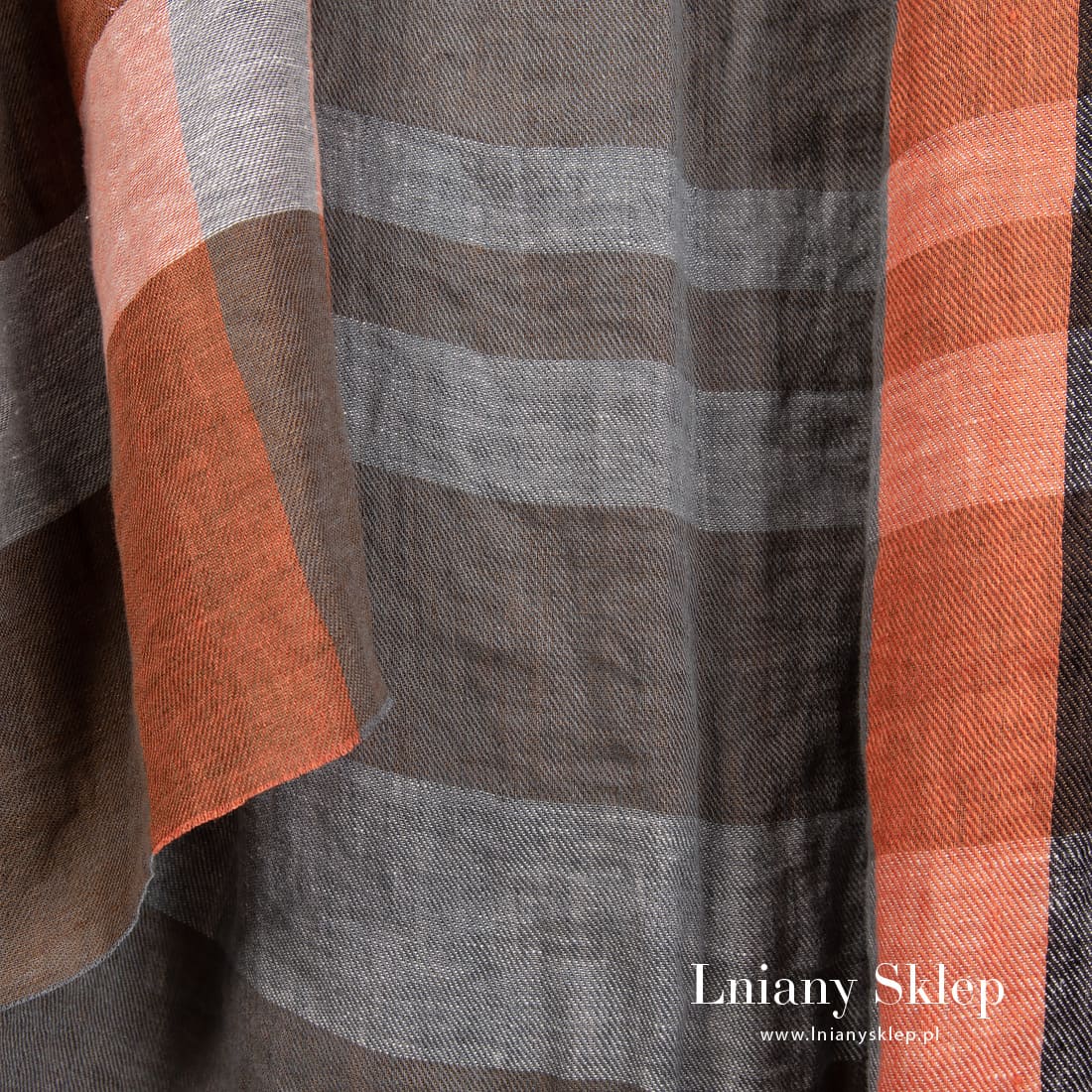 Szaro - pomarańczowa kratka.