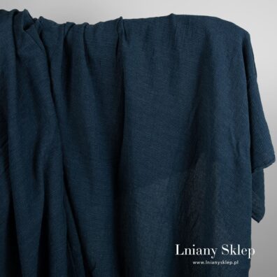 Prany szeroki len z bawełną w drobny czarny i granatowy wzorek.