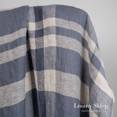 Len wytkany w szare pasy o różnej szerokości.