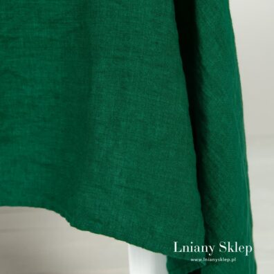 Prany len jest lekko gnieciony - nie potrzebuje starannego prasowania.