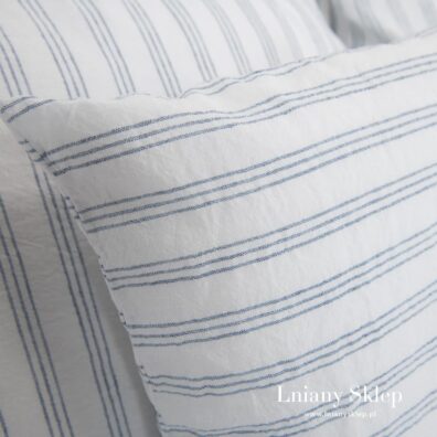 Biały w niebieskie paski prany len z bawełną.