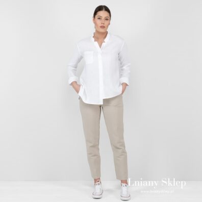 Jasne spodnie z pranego lnu i bawełny.