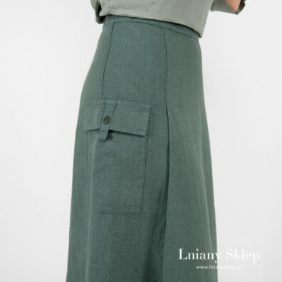 Kieszeń cargo na boku.