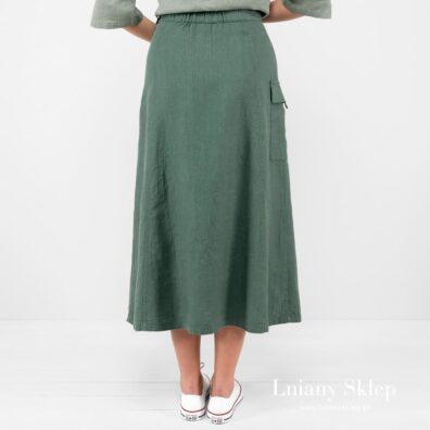 Zielona spódnica. Gumka w talii z tyłu.