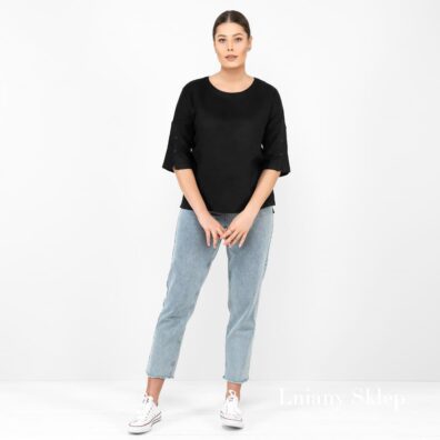 Krótka bluzeczka, rękaw 3/4.