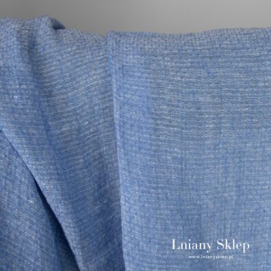 Niebieski we wzorek len prany.