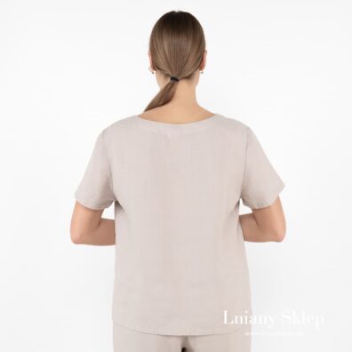 Piaskowa bluzka. Widok z tyłu.