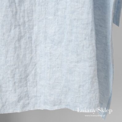 Tkanina gładko wytkana z białej i niebieskiej przędzy.