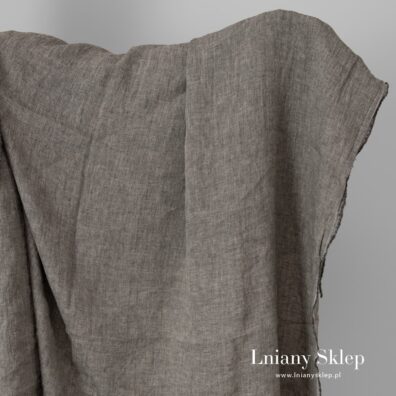 Len prany szary w piasek.