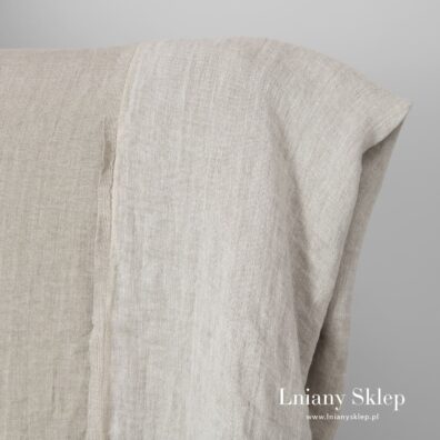 Dwustronna tkanina wytkana splotem skośnym.