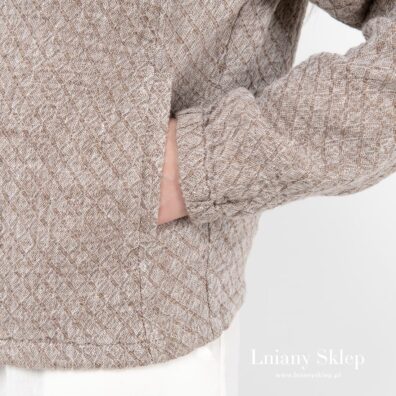 Brązowy żakiet bomber. Kieszenie.