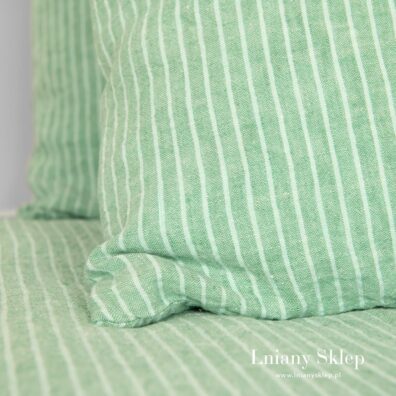 Poszewka z mięciutkiego pranego lnu.