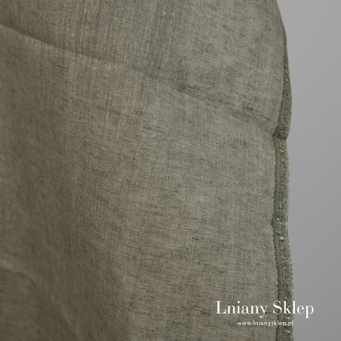 Zielono - szary (niebarwiona przędza lniana) melanż.