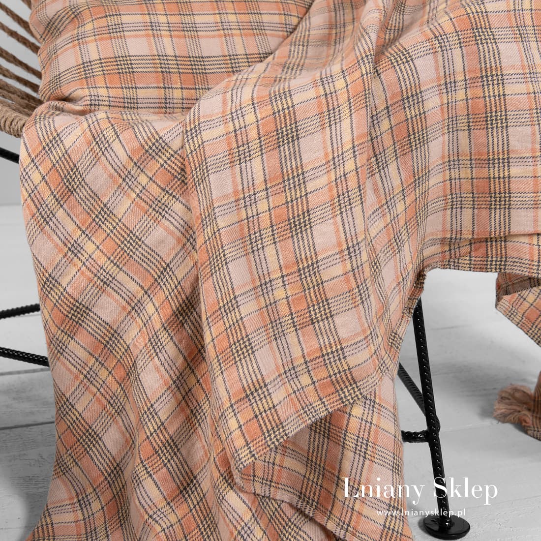 Mięciutki pled z dekatyzowanego lnu.