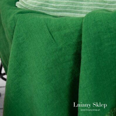 Pled z gładko wytkanej dekatyzowanej tkaniny.