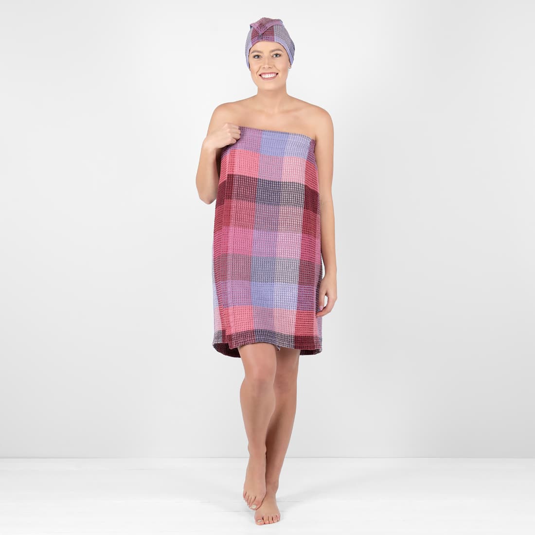 BINGO liliowy zapinany ręcznik do sauny.