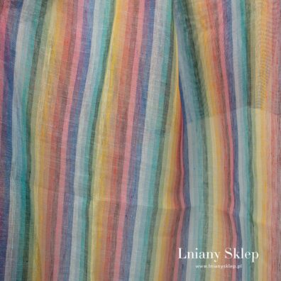 Tkanina na firanki i szaliczki.