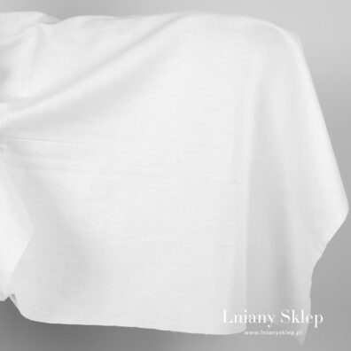 Biała tkanina wytkana splotem skośnym.