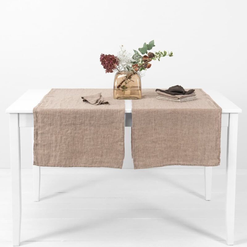 ALMOND brązowy bieżnik.