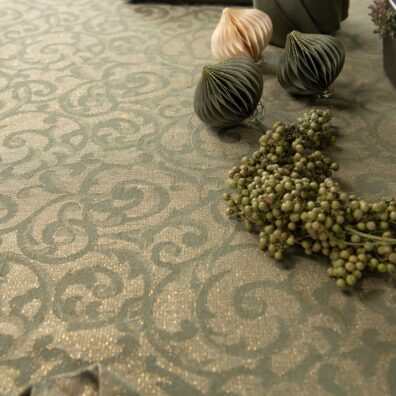 Zielono - złoty obrus.