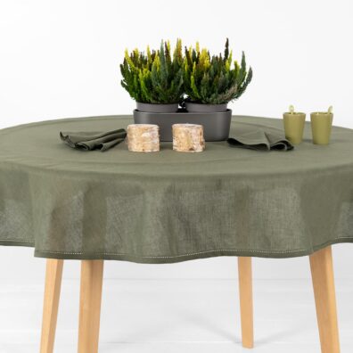 Lniano - bawełniany okrągły lub owalny zielony obrus.