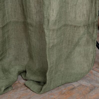 Zielona firanka z pranego lnu 100%.