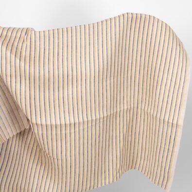 Tkanina w granatowe i żółte paski.