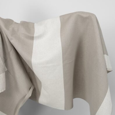 Len z bawełną w pasy białe i szare.