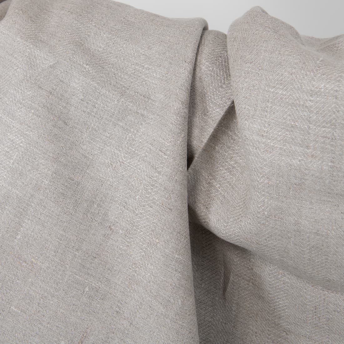 Niebarwiony len 100%.