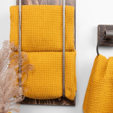 Musztardowe ręczniki. Kilka rozmiarów.