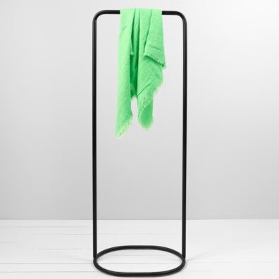 Neonowa zielona chusta z pranego lnu 100%.